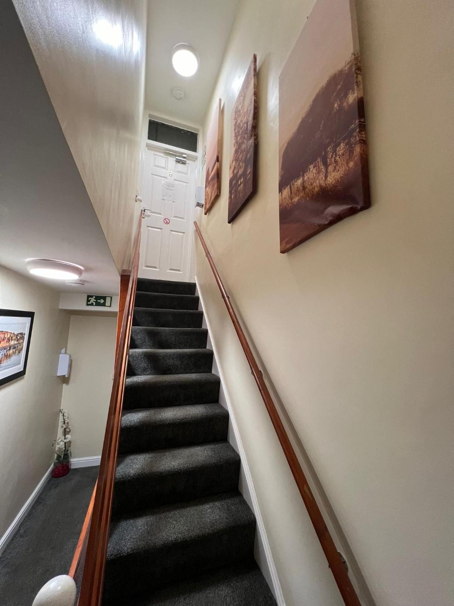 Abbey Holiday Accommodation Уитби Экстерьер фото